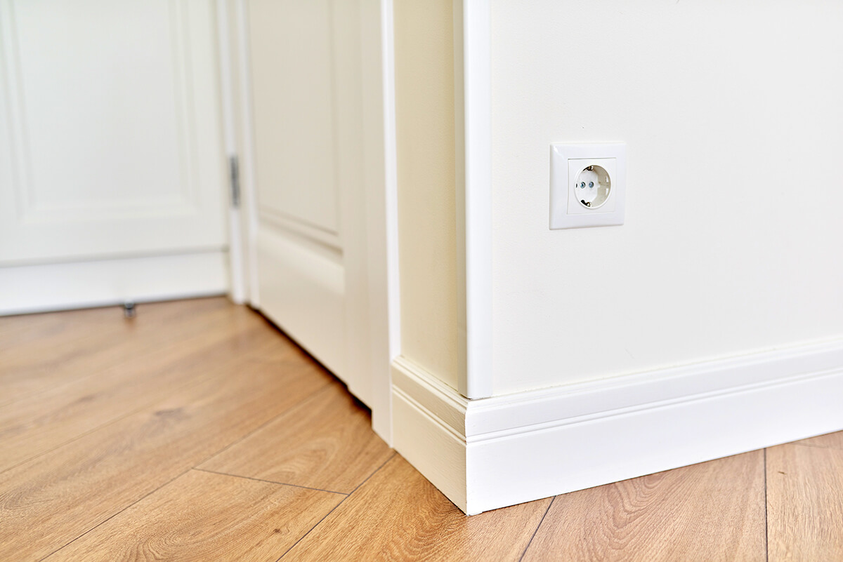 Comment Cacher Des Cables Le Long D un Mur Plinthe électrique : cache câble