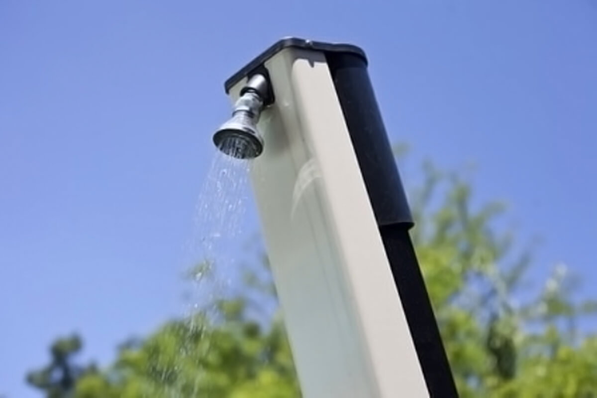 Bien choisir votre douche solaire extérieure